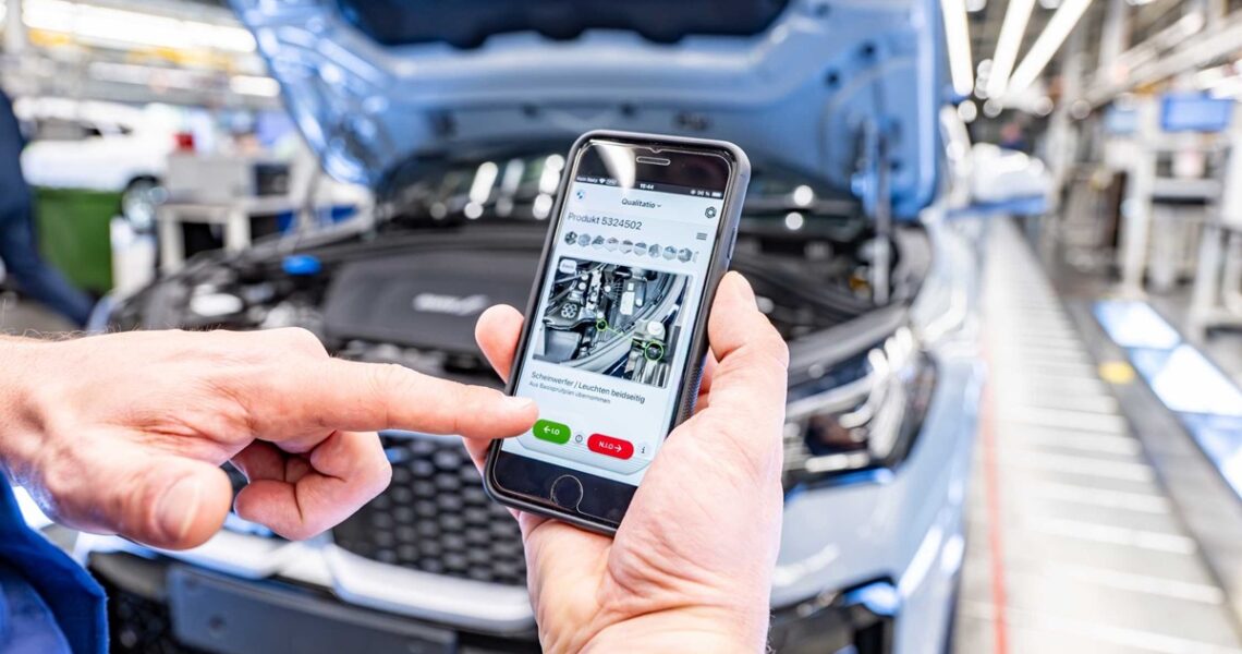 Авто новини - BMW починає використання штучного інтелекту для перевірки якості авто