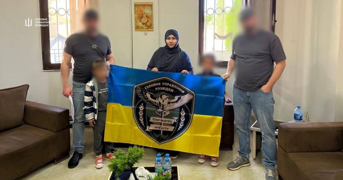 Новини України - З табору у Сирії евакуювали українку з дітькми - ГУР
