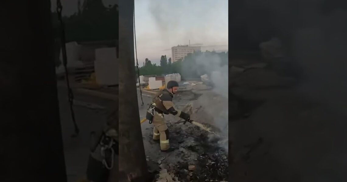 Суми: ліквідація пожежі на підприємстві після ворожої атаки