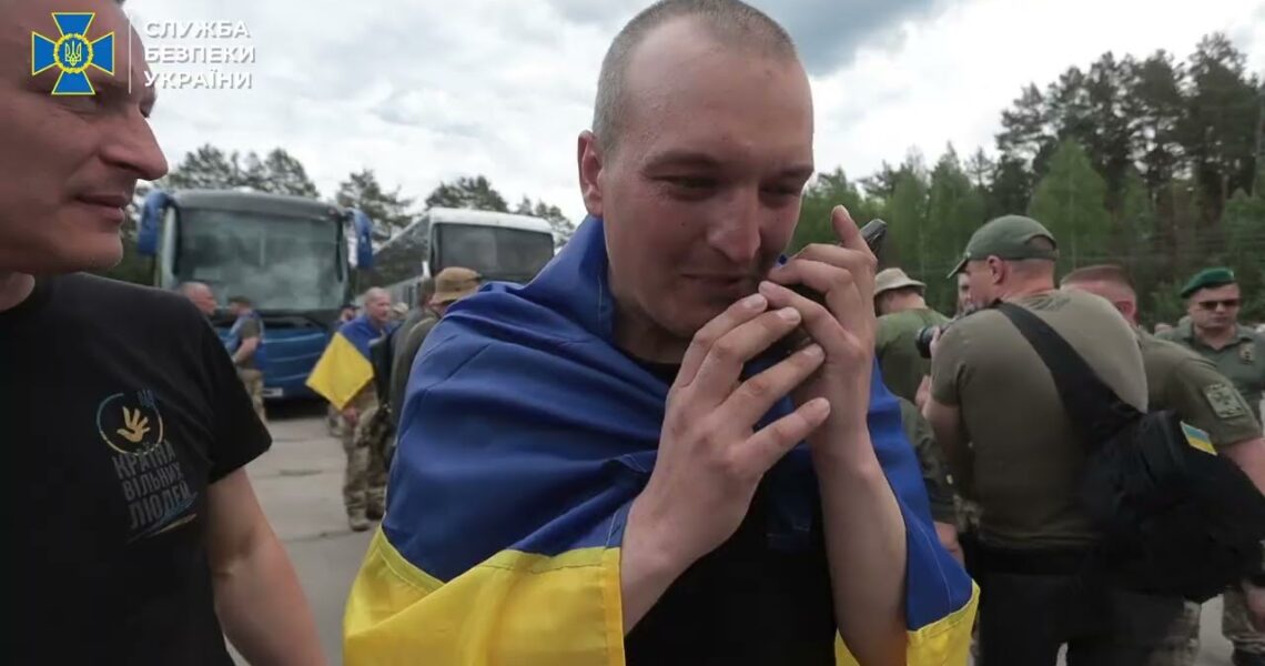 З полону звільнили ще 307 українців, – ексклюзивне відео СБУ другої частини обміну 1000 на 1000