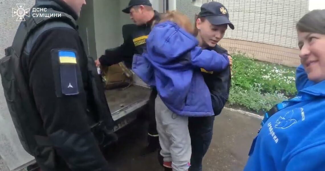 Сумщина: евакуювали дітей, чиї матері перебували в автобусі, по якому ворог учора завдав удару