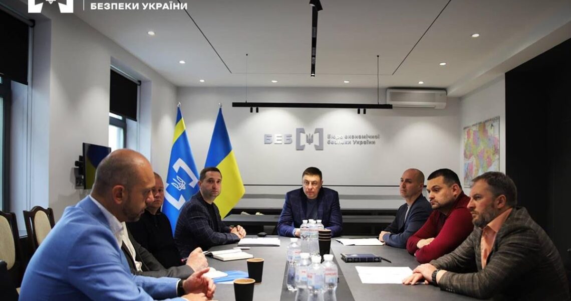 Новини бізнесу - БЕБ викрило підпільний НПЗ потужністю 100 тонн палива за добу