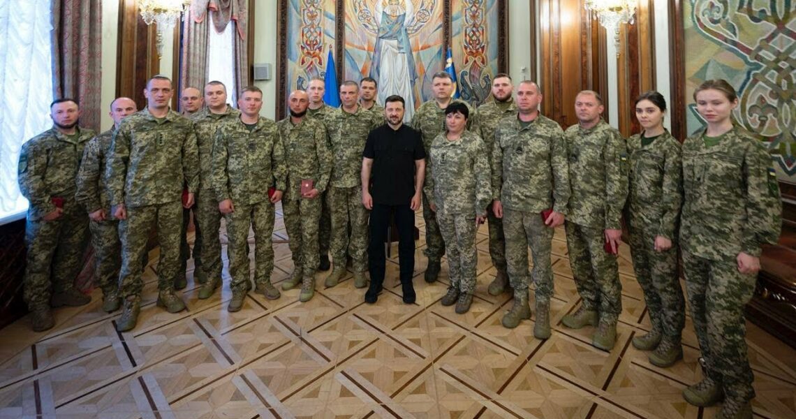 Володимир Зеленський відзначив нагородами військовослужбовців Держспецзв’язку