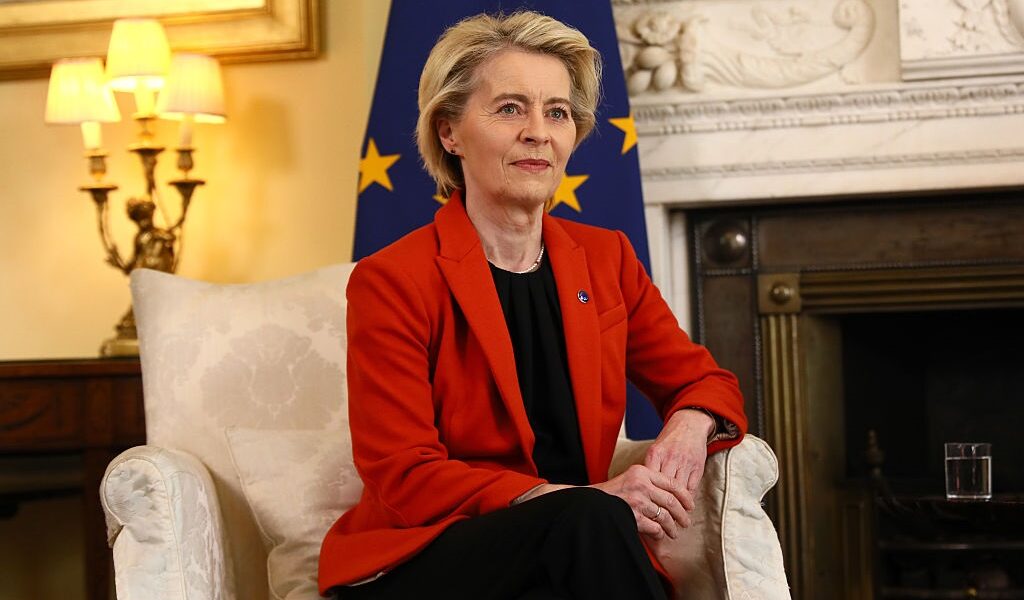 Новини світу - Фон дер Ляєн відзначили премією Карла Великого