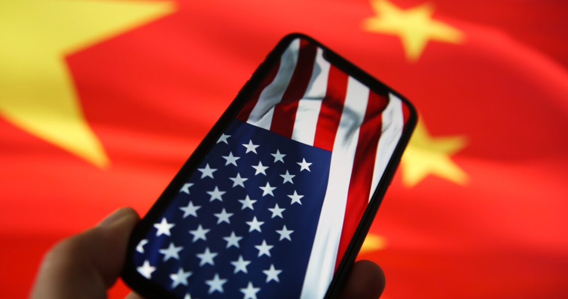 Новини бізнесу - Китай зменшив експорт смартфонів до США до мінімуму з 2011 року