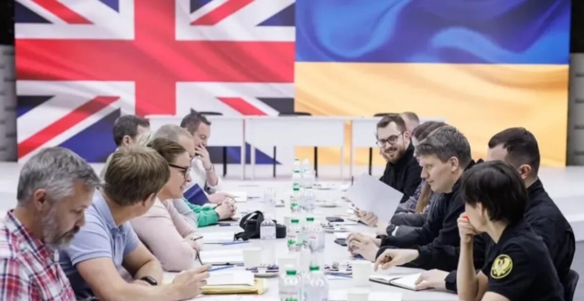 Новини України - Київ і Лондон підписали мільярдну угоду на зброю