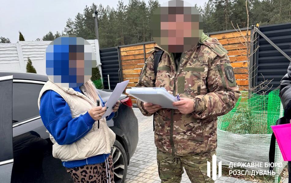 Новини України - Командир частини незаконно виплатив підлеглій понад 800 тис "бойових"