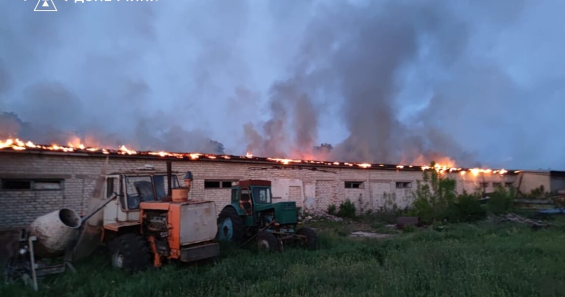 Новини України - На Донеччині - масштабна пожежа через атаку дронів