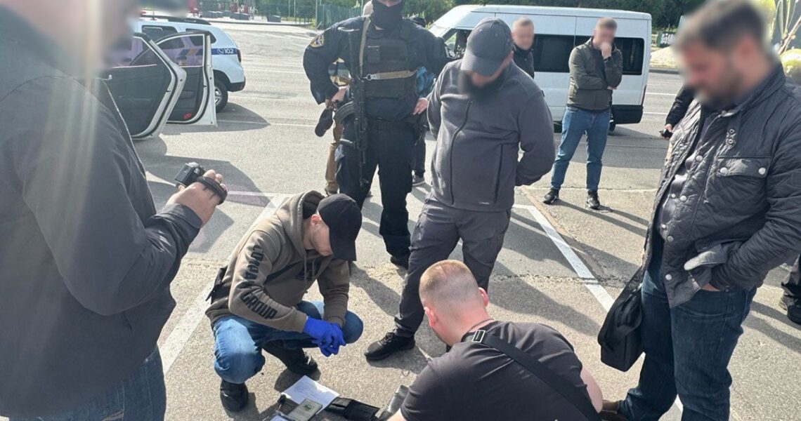 Новини України - На Київщині викрили групу рекетирів