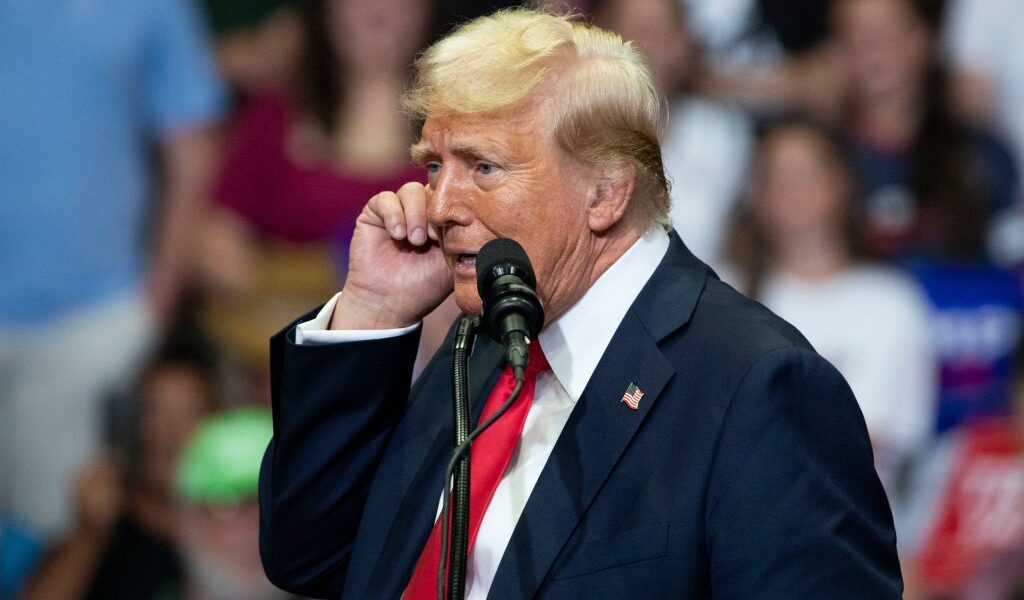 Новини світу - На Трампа готують замах? Скандал з мушлями