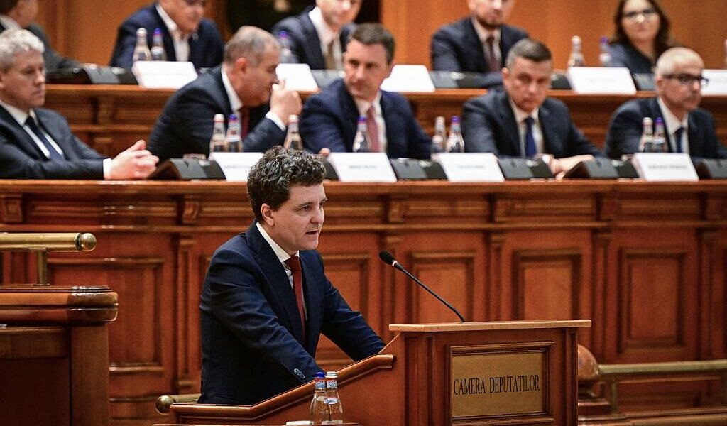 Новини світу - Новообраний президент Румунії склав присягу