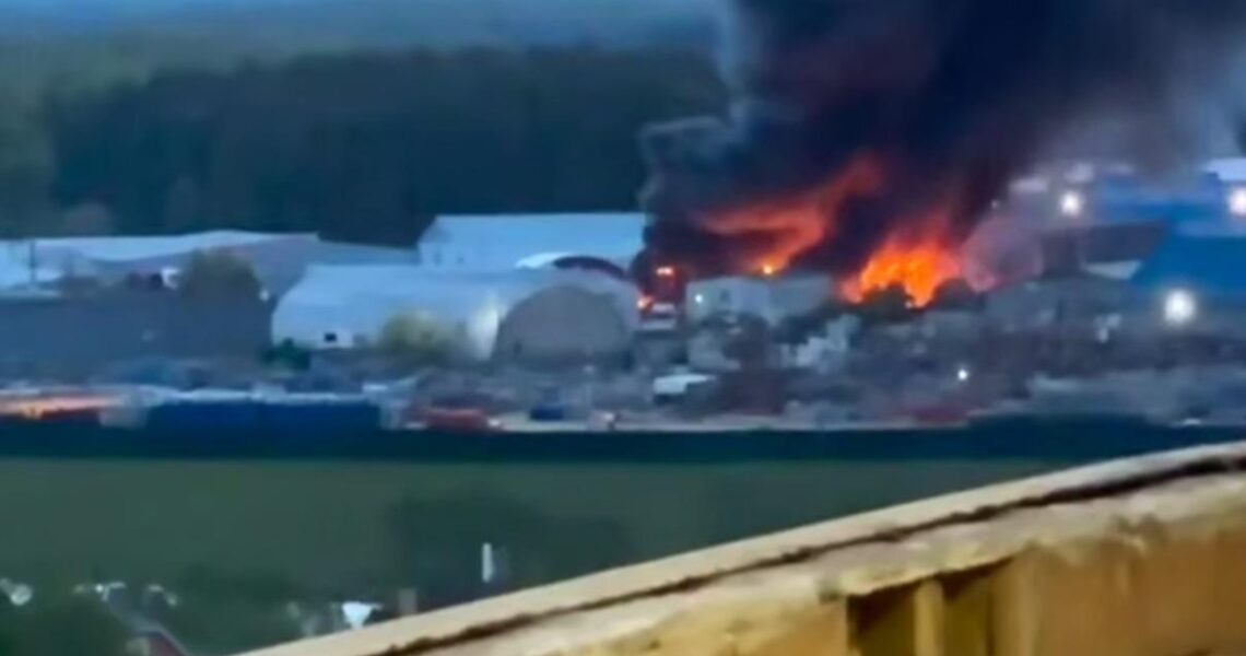 Новини світу - Під Москвою після вибухів спалахнули склади - ЗМІ