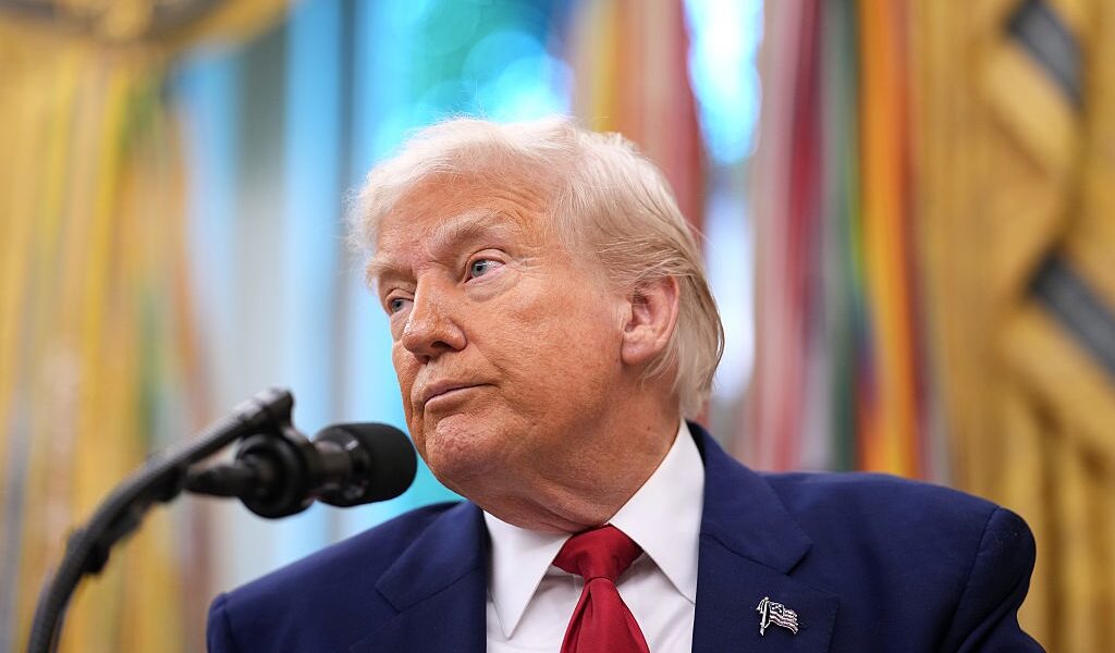 Новини світу - Санкції проти РФ: Трамп пояснив, чому утримується