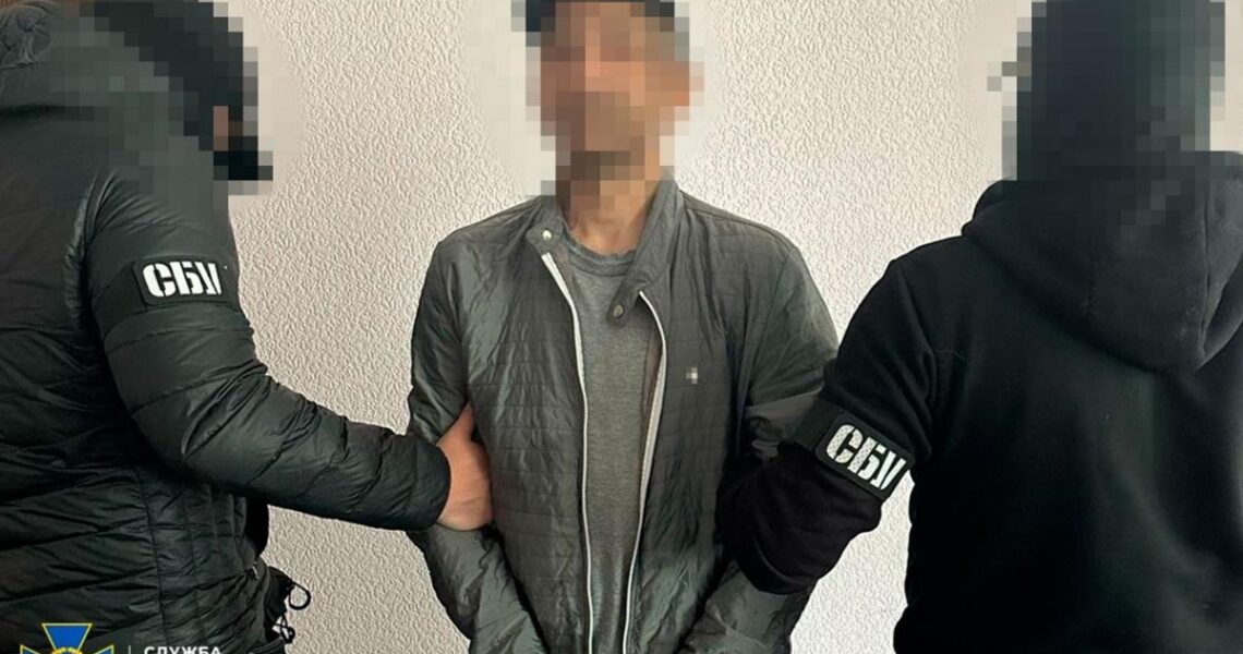Новини України - СБУ затримала шпигуна, який перевдягався у форму ЗСУ