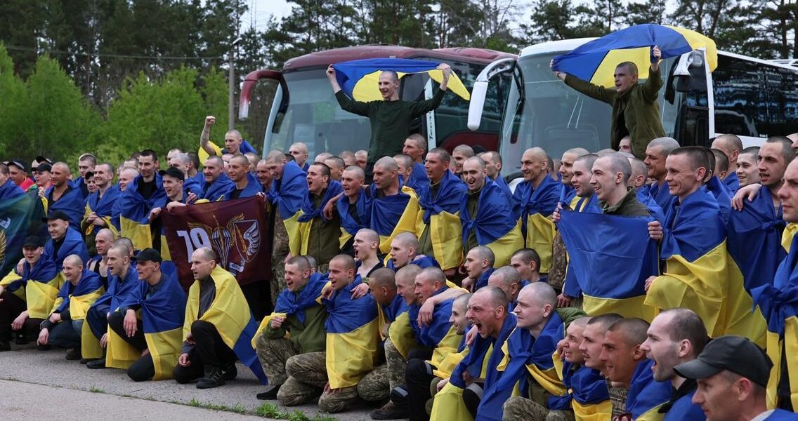 Новини України - Україна повернула з полону 205 воїнів