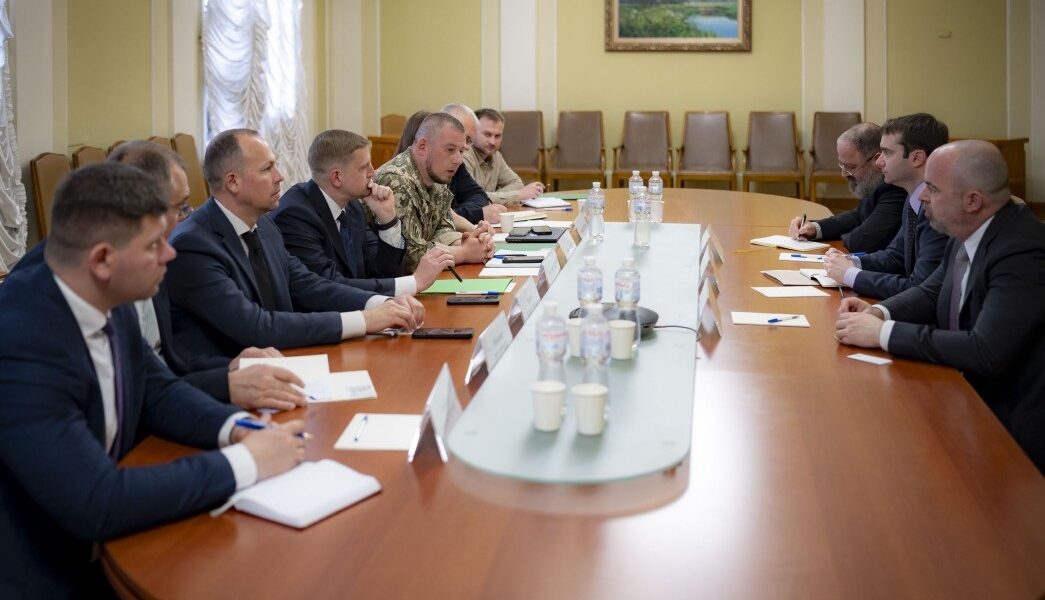 Новини України - В ОП провели зустріч з делегацією Сенату США