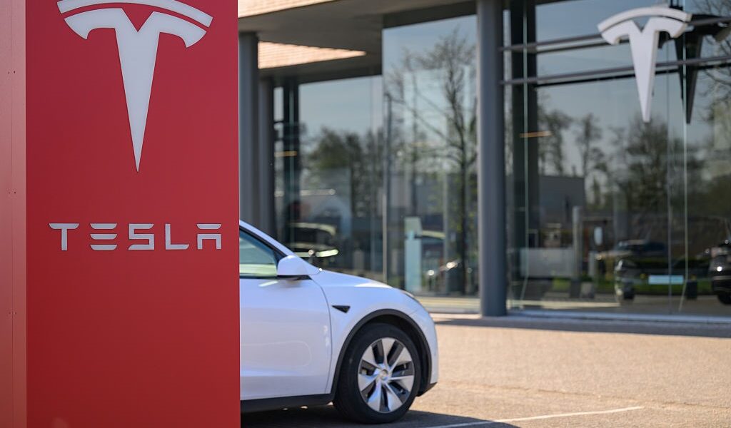 Новини бізнесу - В Європі обвалилися продажі Tesla