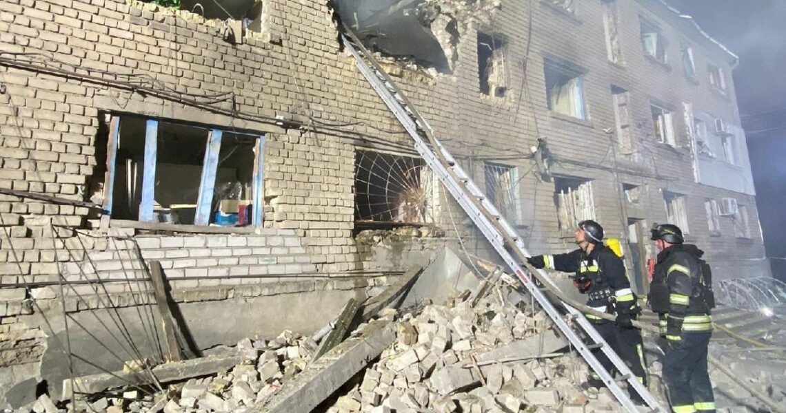 Новини України - В Запоріжжі витягли з-під завалів людину