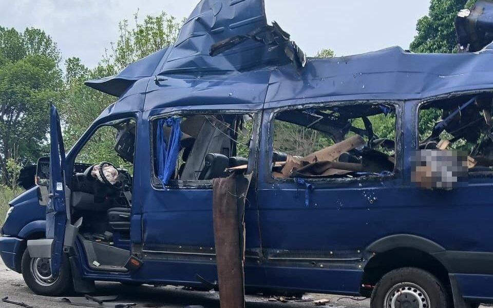Новини України - Зеленський: В евакуаційній маршрутці вбито сім'ю
