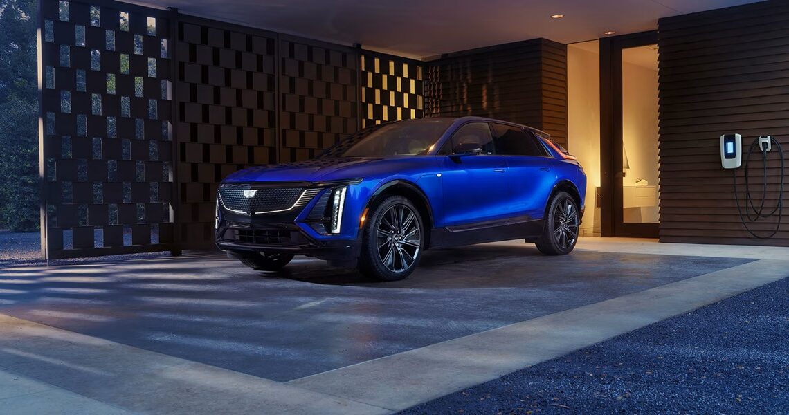 Авто новини - Cadillac відкликає електрокари Lyriq через проблему з дисплеєм
