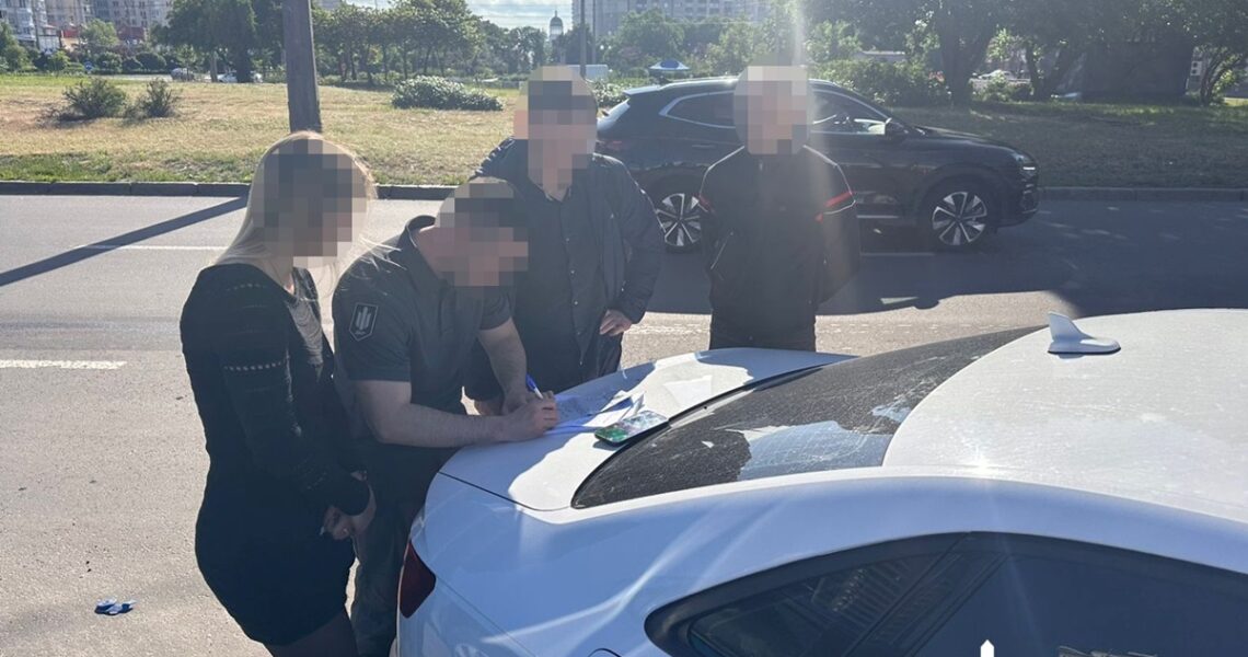 Новини України - На Дніпропетровщині правоохоронниця видалила дані сотень ухилянтів