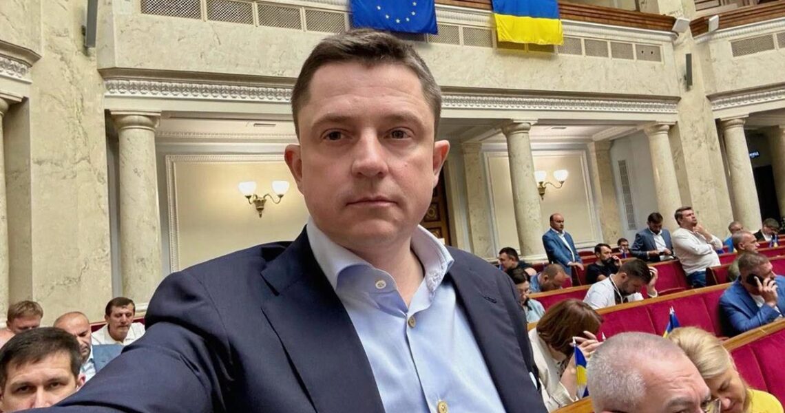 Новини України - Народний депутат Довгий склав мандат
