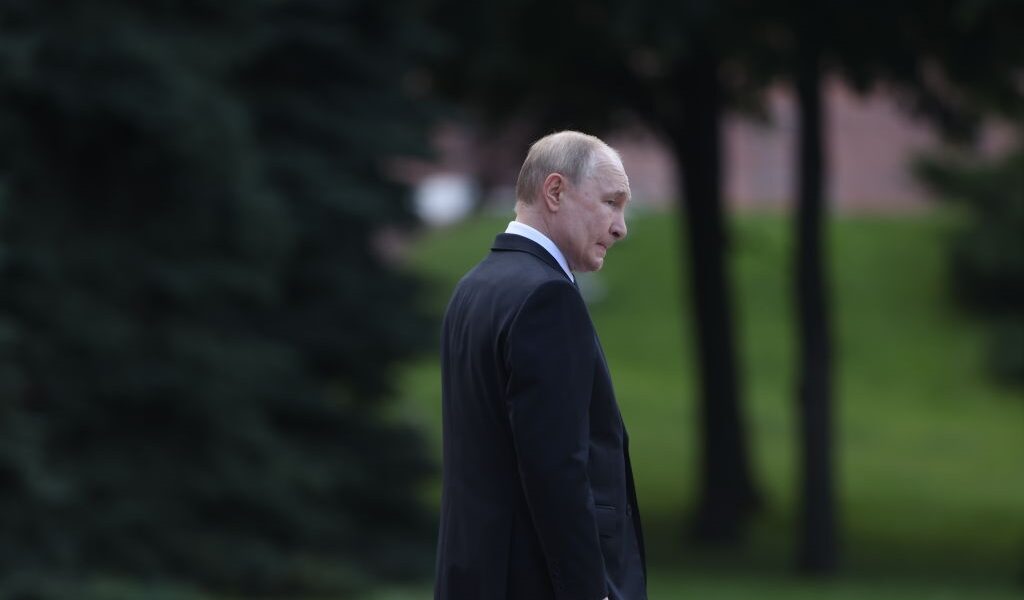 Новини бізнесу - Путін урізав бюджет після падіння нафтових доходів