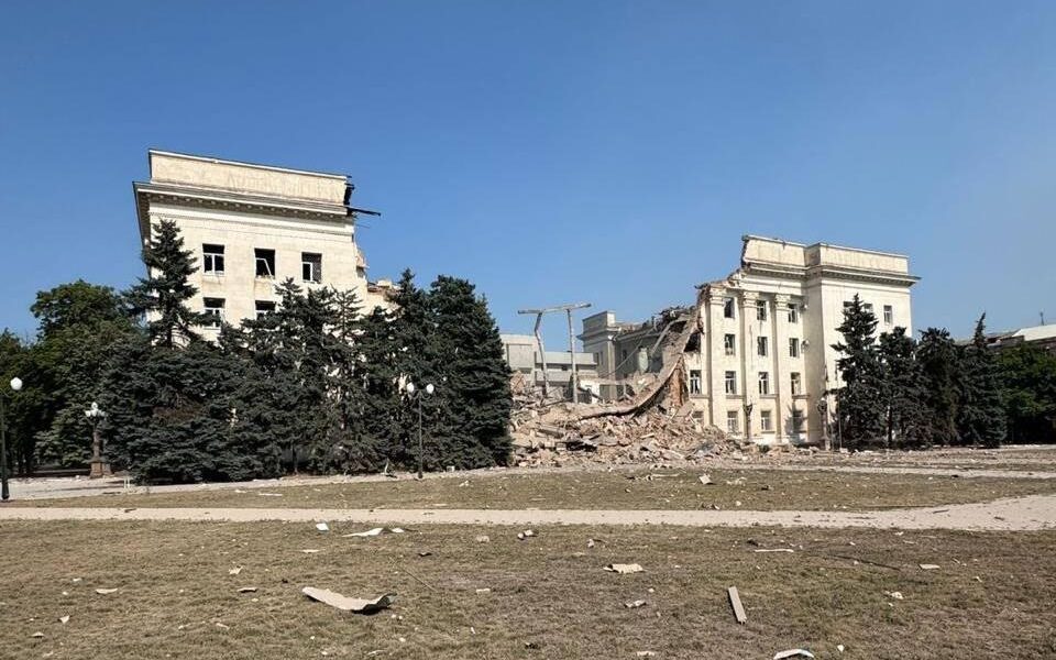 Новини України - Росіяни знищили будівлю Херсонської ОВА