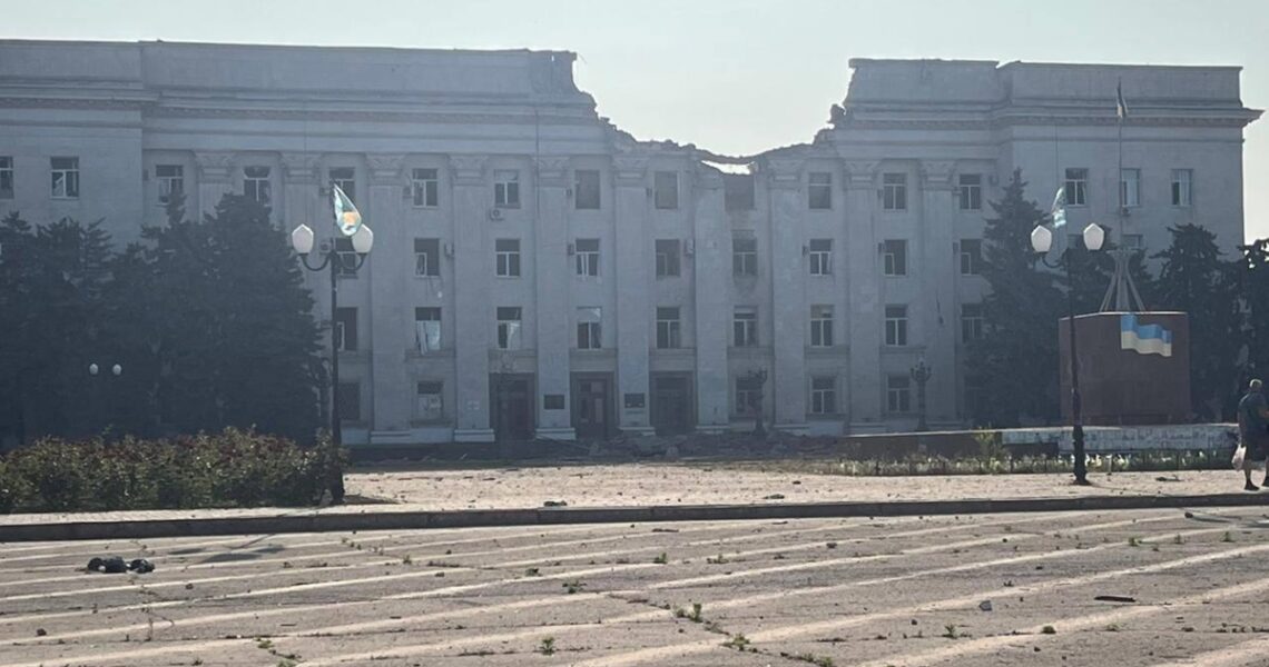 Новини України - Росіяни зруйнували КАБами центр Херсона