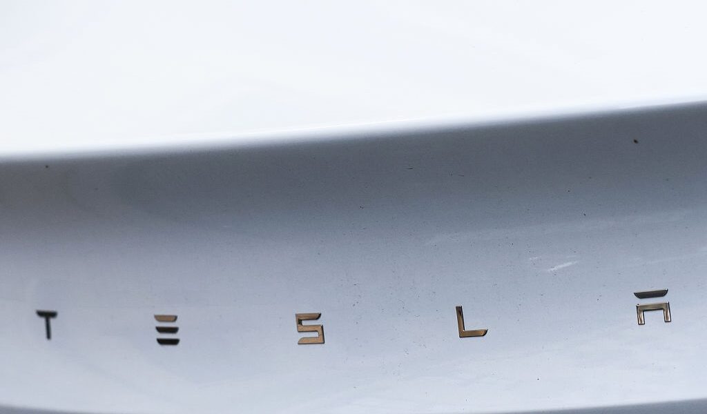 Авто новини - Tesla очолила рейтинг вживаних авто в Україні