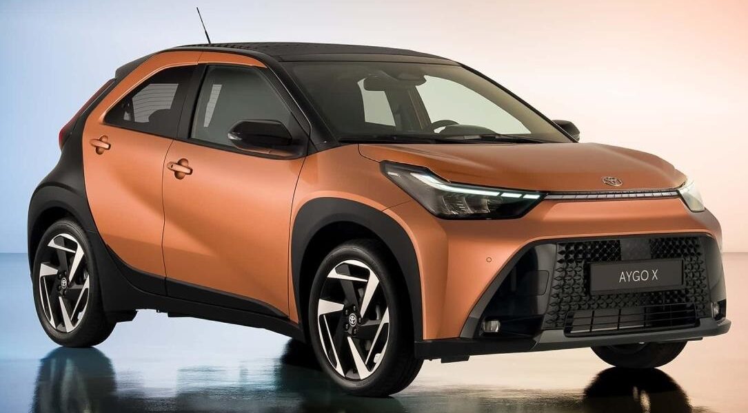 Авто новини - Toyota представила оновлену Aygo X