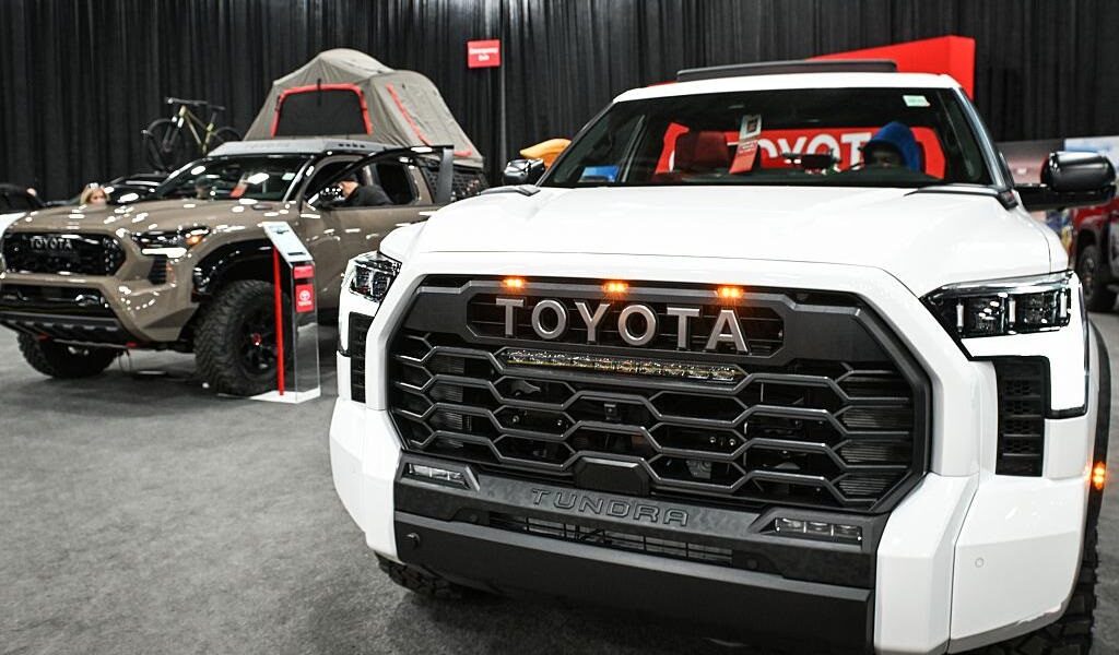 Новини бізнесу - У Toyota рекордні продажі третій місяць поспіль