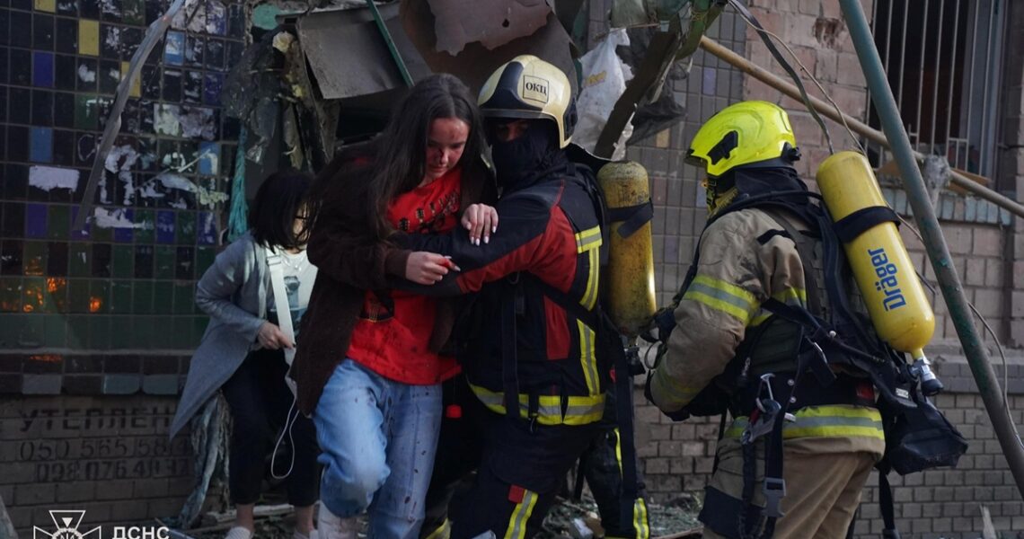 Новини Києва - Удар по Києву: зруйнований під'їзд, є загиблі