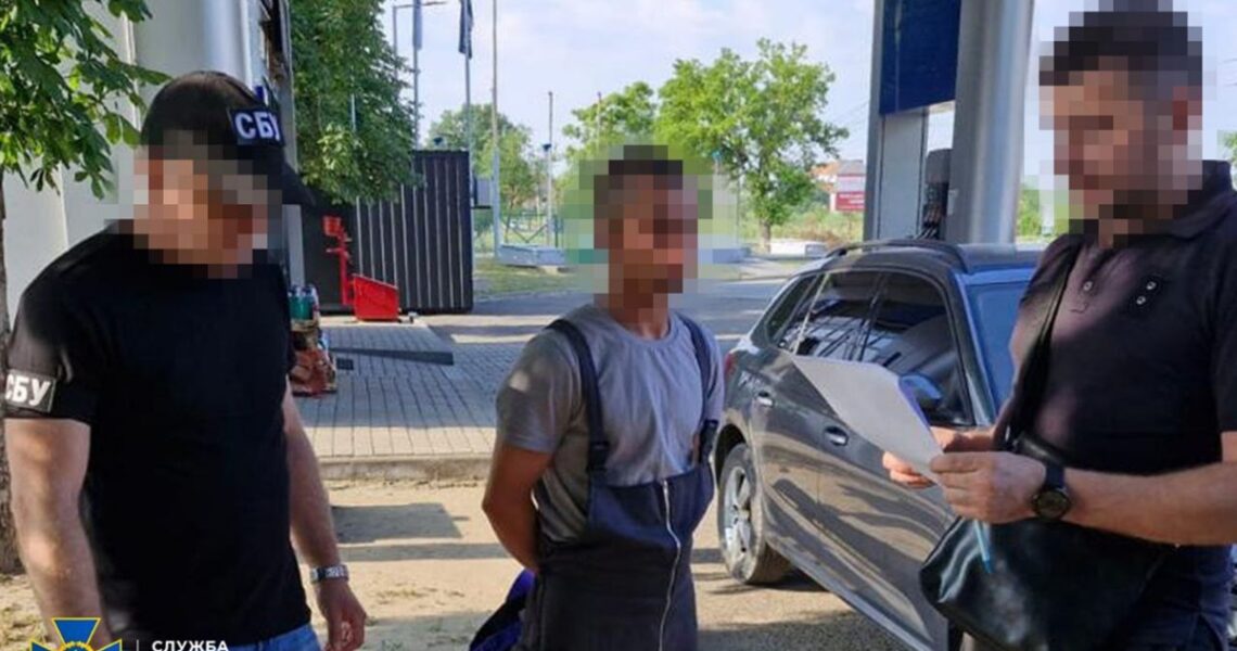 Новини України - Затримано 14 організаторів схем для ухилянтів