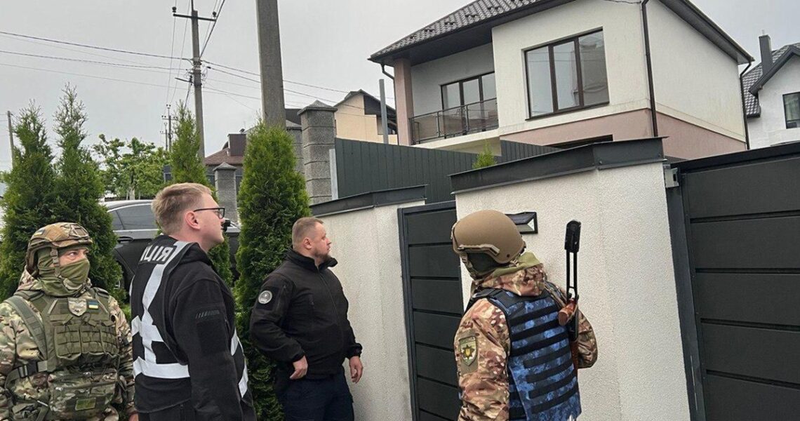 Новини України - Адвокати виманили у забудовника $2 млн на "житло для ЗСУ"