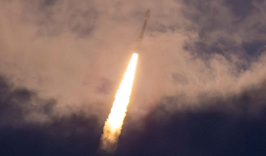 Технології - Arianespace вивела на орбіту п’ять супутників