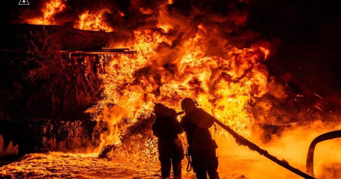 Новини України - Атака РФ: у Чугуєві велика пожежа, 11 поранених