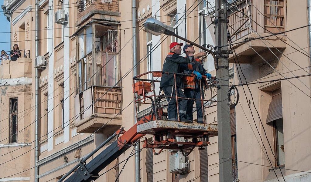 Новини України - Харків зазнав 10 ударів, є поранені