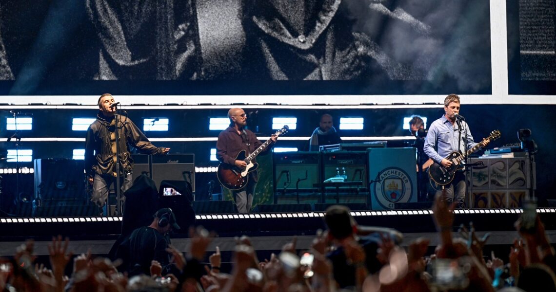 Без категорії - Легендарний гурт Oasis вперше за 16 років вийшов на сцену разом