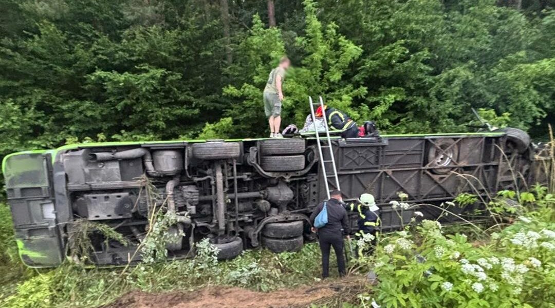 Новини України - Під Львовом понад 30 людей постраждали у ДТП