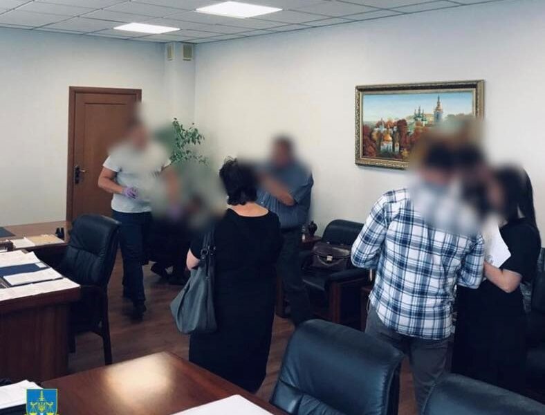 Новини України - Посадовці Київщини привласнили 4, 6 млн на відновленні житла