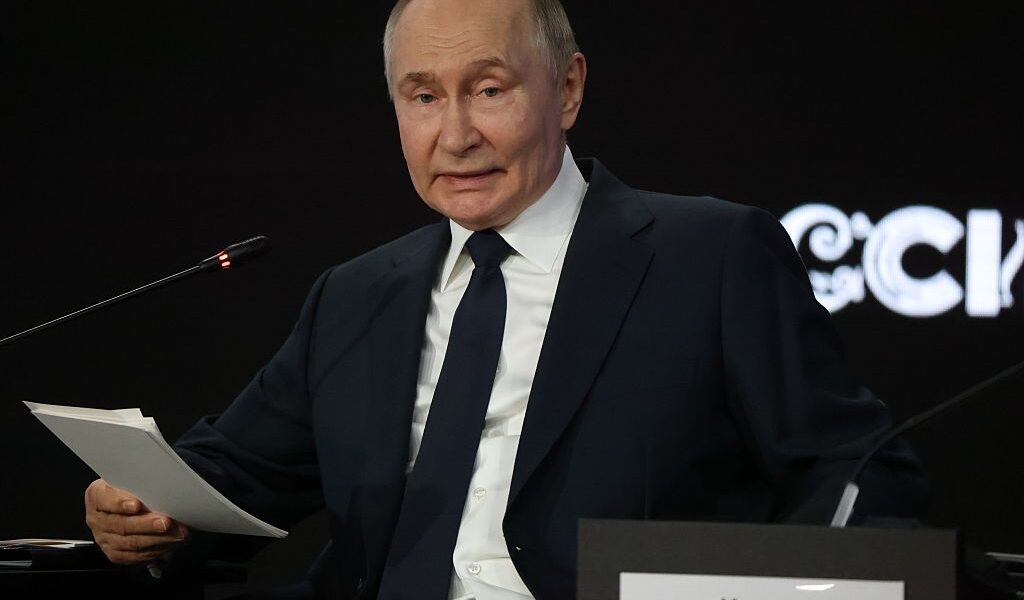 Новини світу - Рейтинг Путіна впав до мінімуму з 2022-го