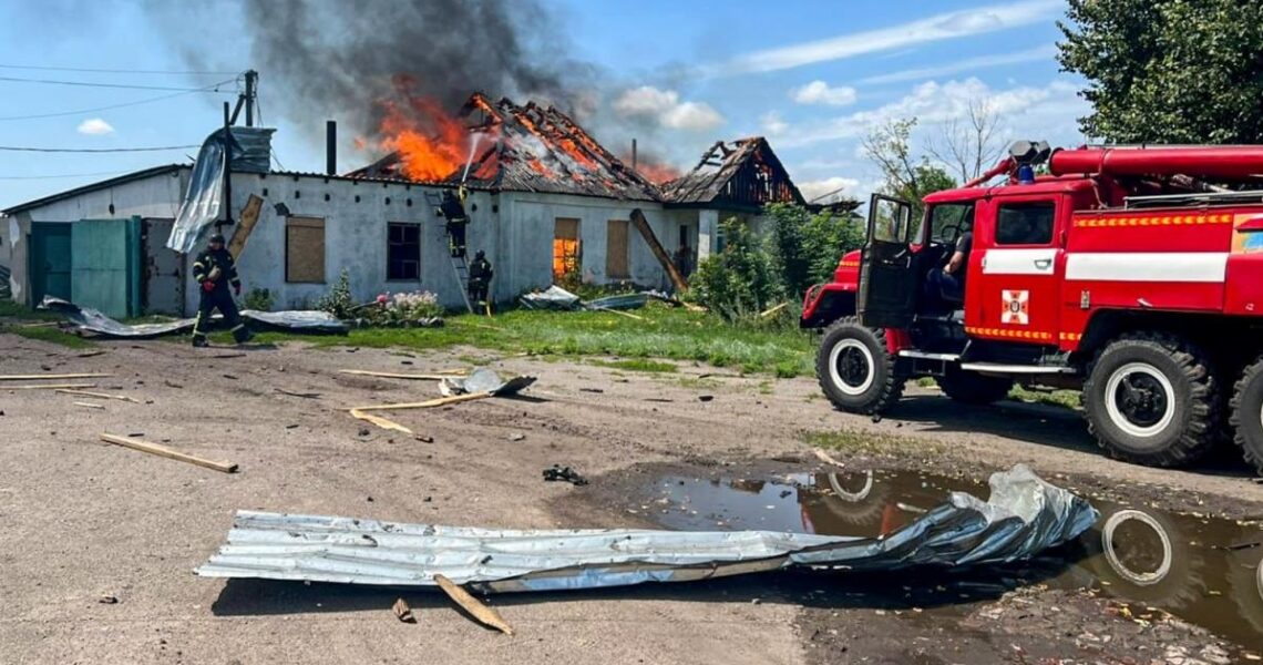 Новини України - РФ скинула КАБи на прифронтове селище Харківської області