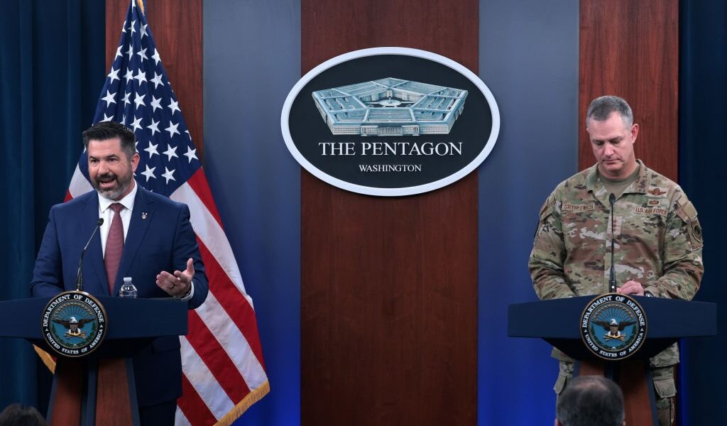 Новини світу - США пояснили, чому призупинили поставки зброї Україні