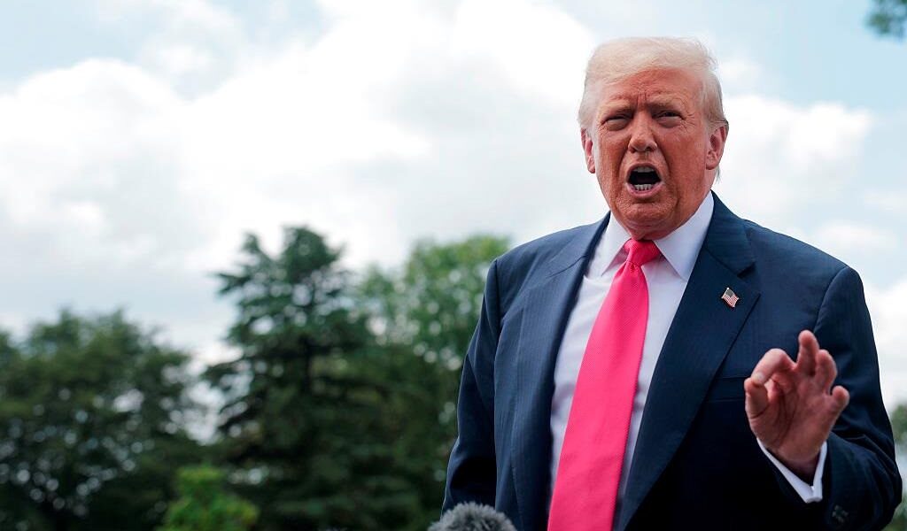 Новини світу - Трамп анонсував зустріч із Зеленським і Путіним