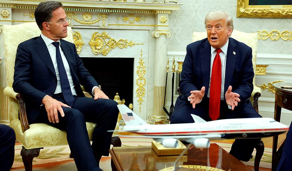 Новини світу - Трамп забув попередити партнерів про угоду з передачі зброї Україні - ЗМІ