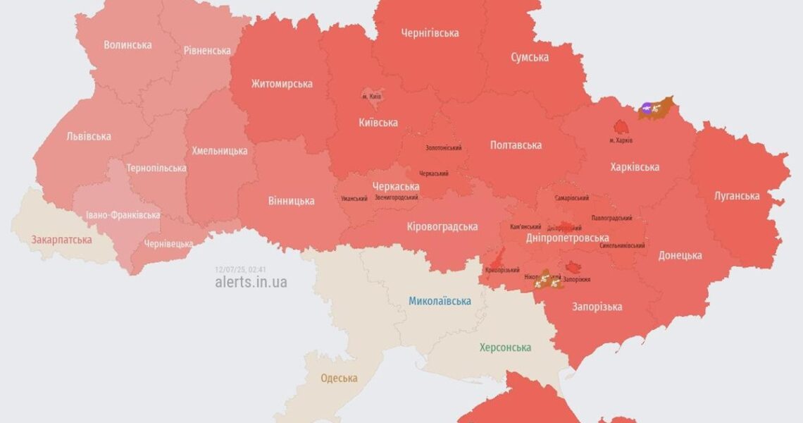 Новини України - У Києві, Чернівцях та Луцьку пролунали вибухи