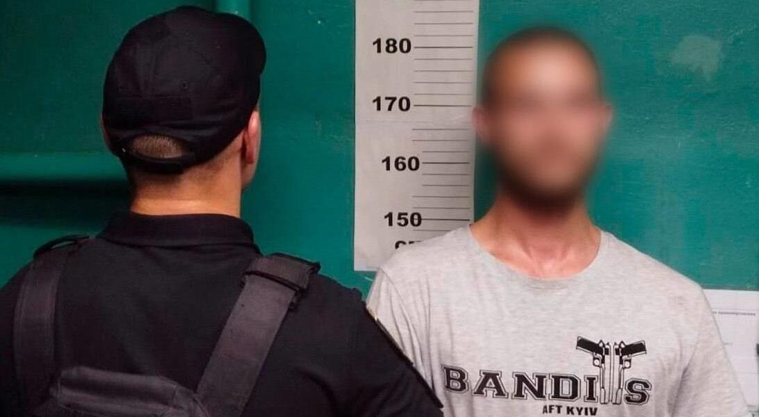 Новини Києва - У Києві чоловік п’яним на спір катався між вагонами метро