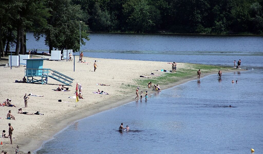 Новини Києва - У Києві визначили безпечні для купання пляжі
