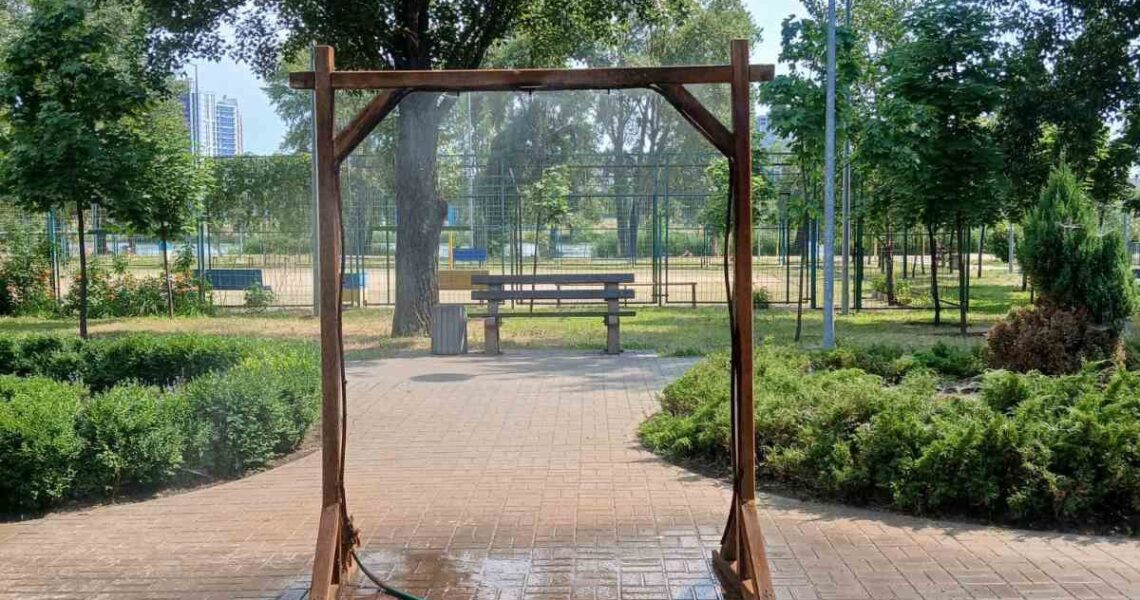 Новини Києва - У Києві запрацювали рамки-розпилювачі води